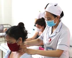 Hình ảnh về Điều dưỡng viên đang chăm sóc bệnh nhân tại bệnh viện